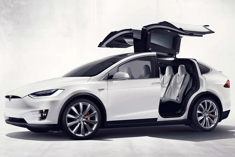 Video: Tesla's Model X gets hacked, but it is for a good cause!!