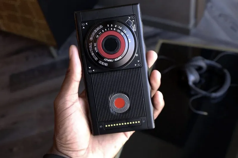 Video: The mysterious RED Hydrogen One smartphone is here!! 3