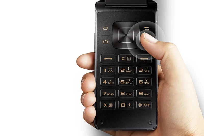 Samsung designs a retro flip-phone!! 3