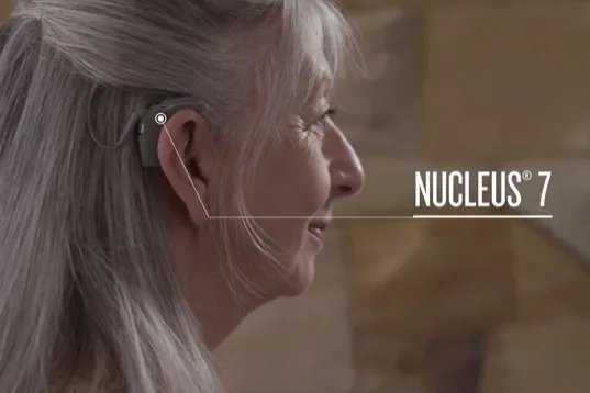 Video: The Nucleus 7 Hearing-Aid is controlled by an iPhone 2