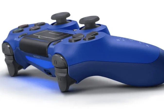 PlayStation announced a DualShock 4 for football season!! 3