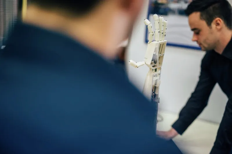 Video: This 3D-printable robot arm is a sign language interpreter... 2