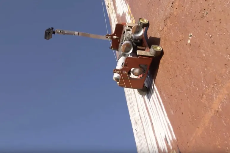 Video: SprayPainter's latest grafitti robot hits new heights!! 0