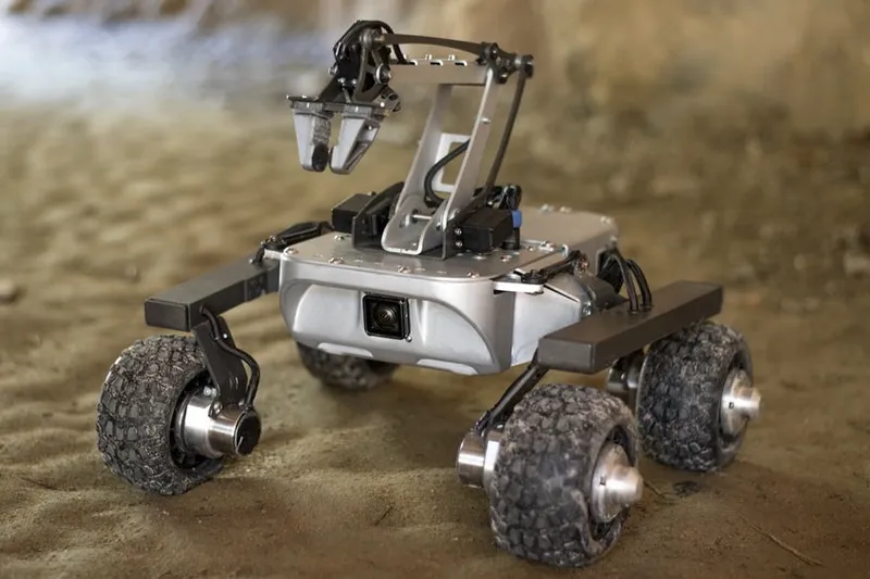 Video: Meet Turtle, the Earth rover!! 0
