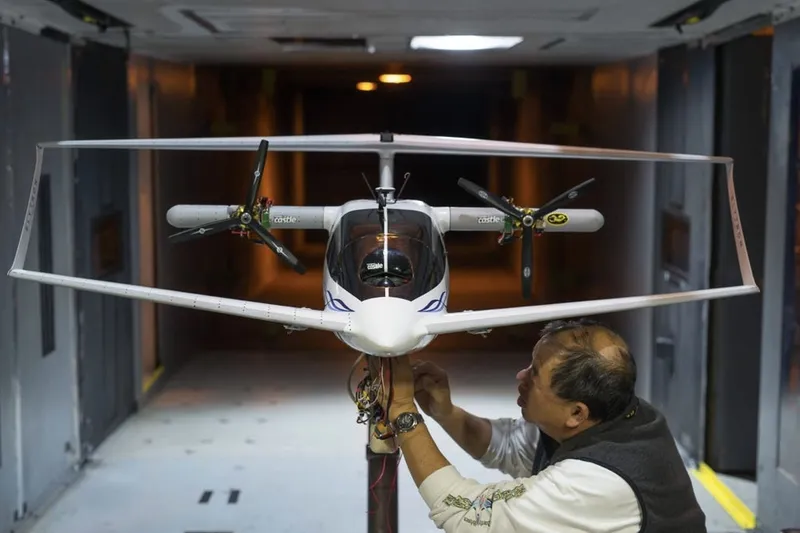 Video: Closed wing aircraft gets a downsize for the UAV market!! 2