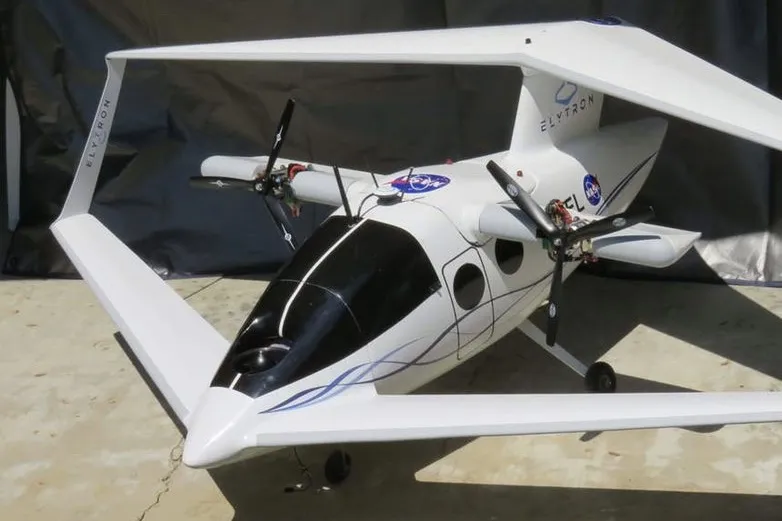 Video: Closed wing aircraft gets a downsize for the UAV market!! 1