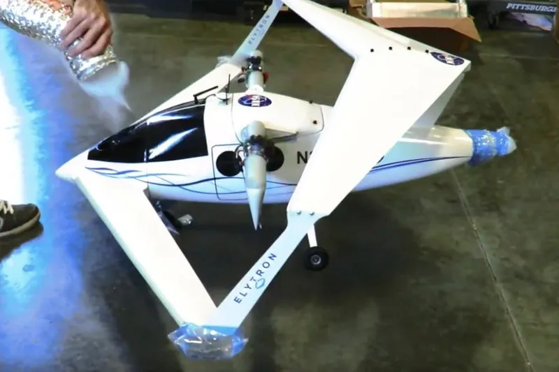 Video: Closed wing aircraft gets a downsize for the UAV market!! 3