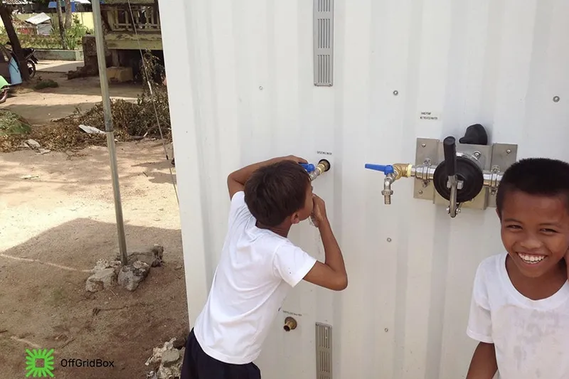 Video: Off the grid box brings clean water and power to all... 2