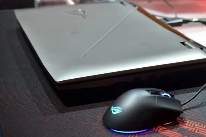 Imagine every gaming laptop had Asus' new 144 Hz display!! 5